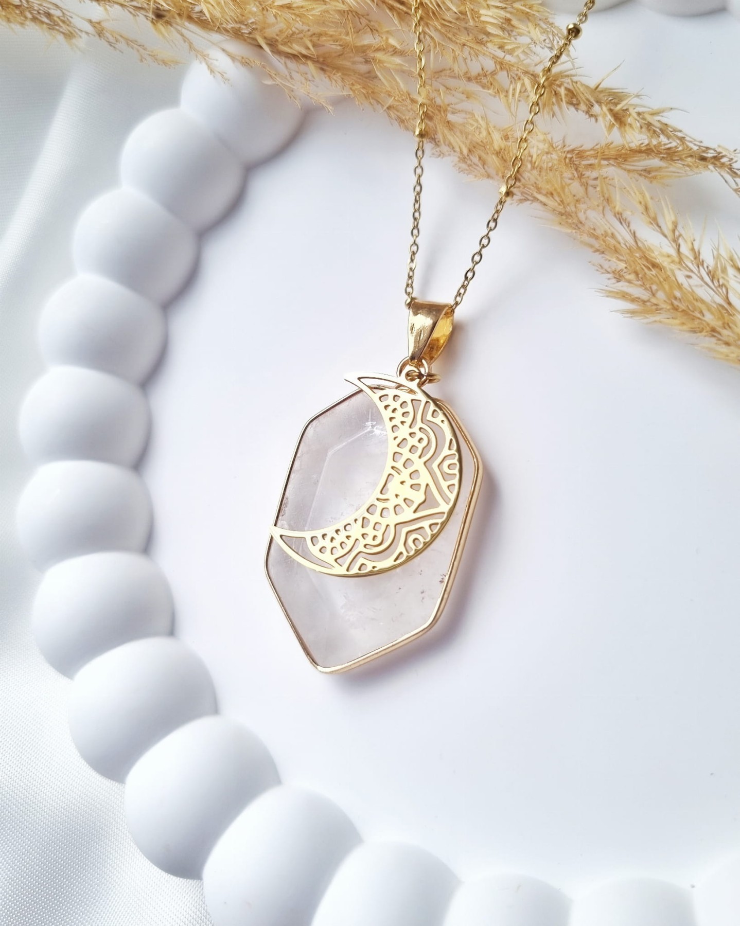 naszyjnik z dużym kryształem