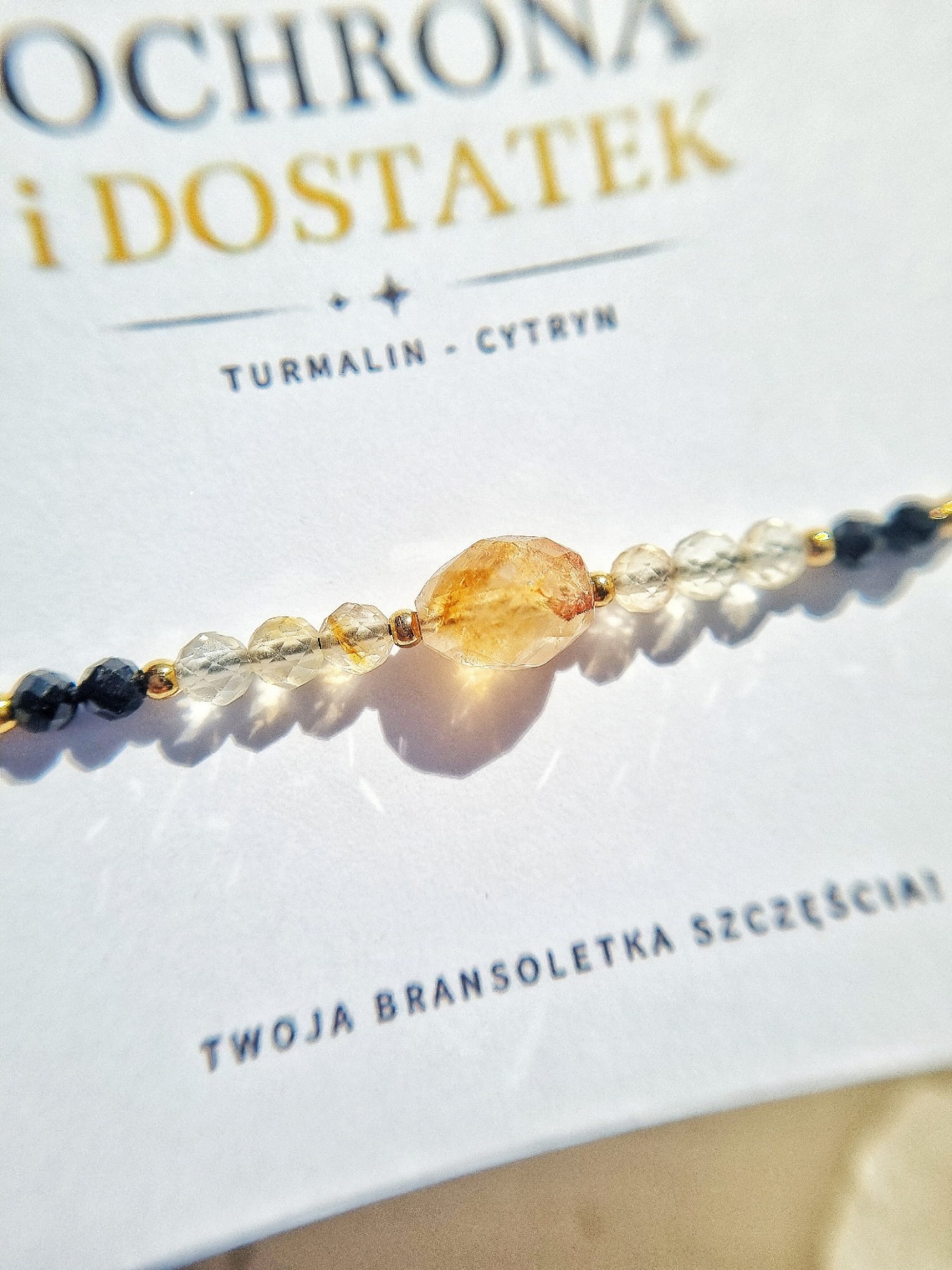 BRANSOLETKA OCHRONA "Ochrona i dostatek" z czarnym turmalinem i cytrynem - zdjęcie makro