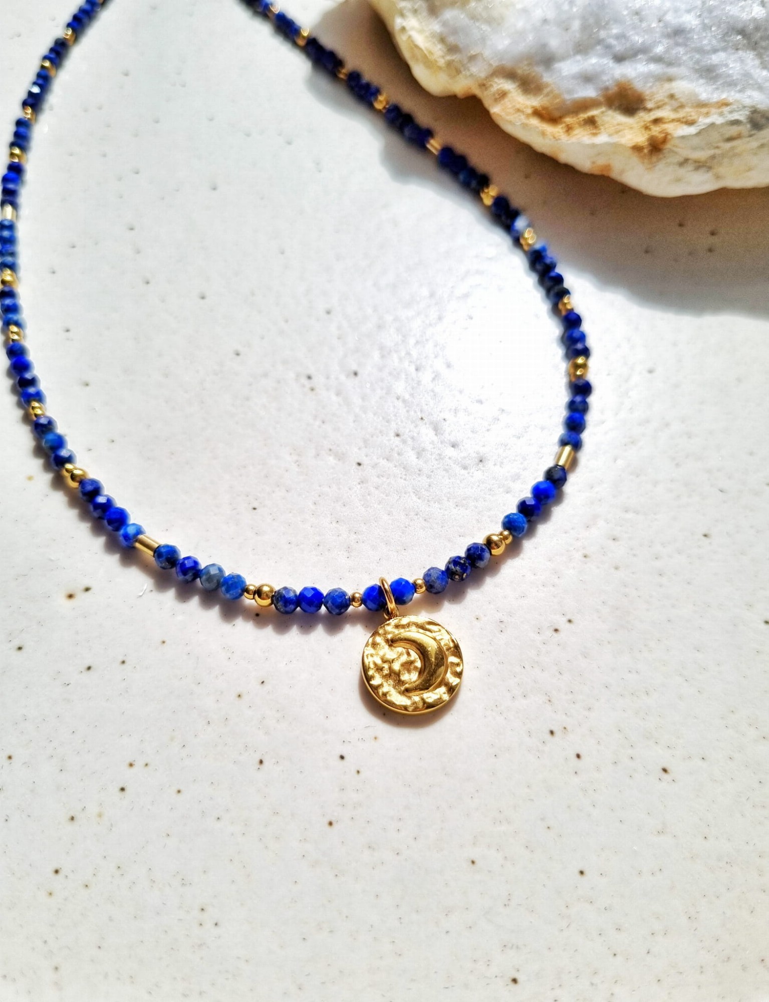 Naszyjnik Księżyc z kamieni naturalnych LAPISU LAZULI